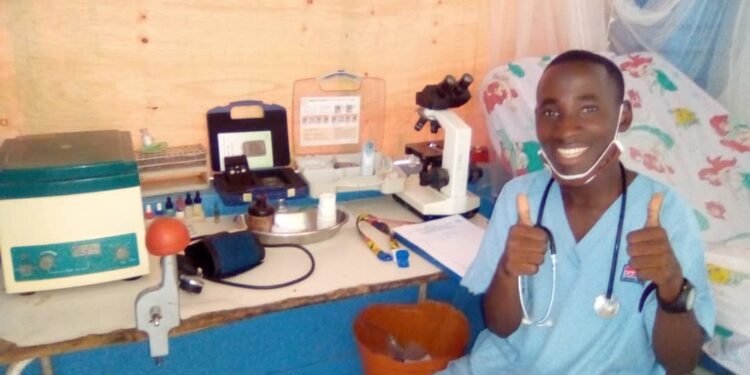 Sud-Kivu : Rénovation de la Clinique Naturopathique d’Uvira, la population du milieu remercie l’honorable Luc Mulimbalimba