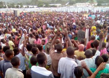 Sud-Kivu : Au nom de l’Union sacrée, Luc Mulimbalimba donne 40 jours aux habitants d’Uvira pour se faire soigner gratuitement dans sa Clinique