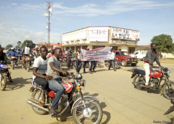 État de siège/Ituri : Le gouverneur donne aux motocyclistes 30 jours pour se procurer des plaques d’immatriculation