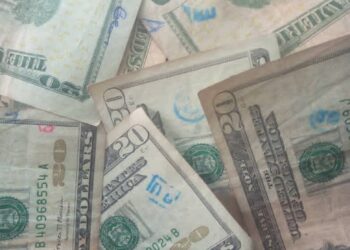 Nord-Kivu : Le gouverneur militaire promet l’arrestation de toute personne qui refuserait les billets de dollars avec de l’encre ou le cachet