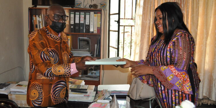 Kabare : « Il est de mon devoir de trouver les voies et moyens de pérenniser le Système d’Information sur le Marché dans mon entité » Mwami Kabare Rugemaninzi II N’Nabushi