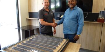 Uvira : L’Honorable Luc Mulimbalimba lance un projet de parc solaire de 100kw dans la cité de Luvungi ,Territoire d’Uvira en RDC