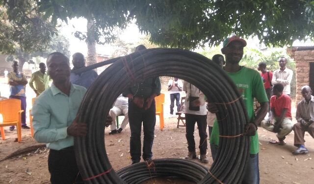 Uvira : La population du quartier kasenga dans la ville d’uvira viennent d’être assisté par Honorable Hamza mercredi 11 août 2021