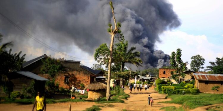 Ituri : Une dizaine de véhicules incendiés dans une nouvelle embuscade tendue par des rebelles ADF à Irumu