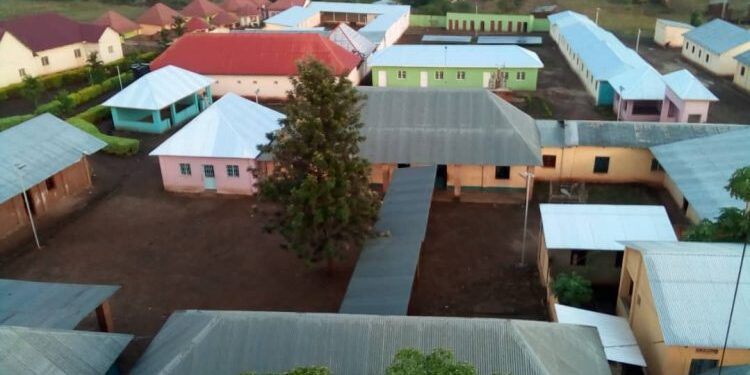 Uvira : L’hôpital général de Luvungi bénéficie du député Luc Mulimbalimba des nouveaux équipements médicaux