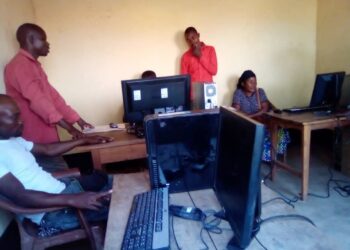 Sud-Kivu : La MHCD de Luc Mulimbalimba ouvre un centre informatique à Katogota en faveur des jeunes