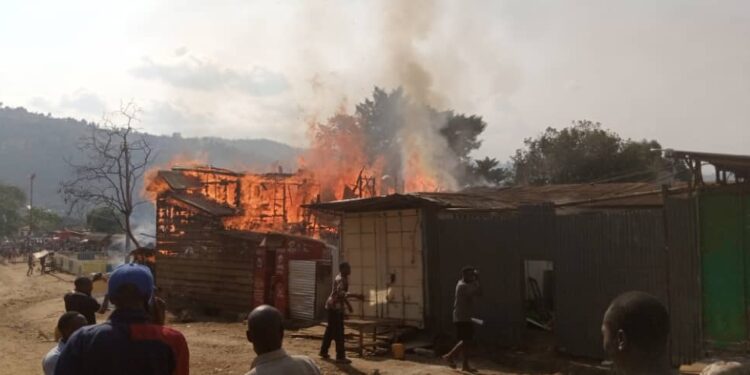 Bukavu : Un hôtel et une maison voisine partis en fumée dans un incendie au Quartier C/Bagira