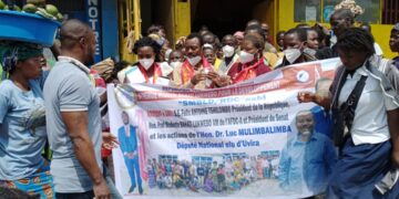 Sud-Kivu/Bukavu : Distribution des masques dans la Ville de Bukavu par l’Asbl SMBLD. Don de l’honorable Luc Mulimbalimba