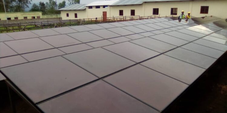 Uvira : L’installation du parc solaire de Luvungi avance à pas de géant (ingénieurs)