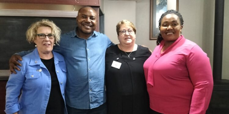 Australie : Projet Électricité pour tous (Solar for life) Initié par l’Hon Luc Mulimbalimba et La MHCD