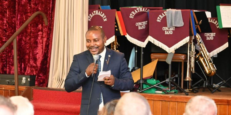 Australie : L’honorable Luc Mulimbambalimba et son Organisation MHCD Lancent le Projet Solar For Life ( Électricité pour tous ) en Australie