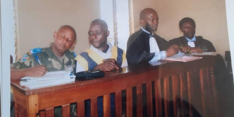 Sud-Kivu : La Haute Cour Militaire de Kinshasa vient de rendre son verdict dans le dossier du Major Katembo l’assassin de Maître Rodrigue Haramba Mutabesha tué par balle à uvira ville au poste de police communément appelé dans cette Ville  » Mbwa Mabe » .