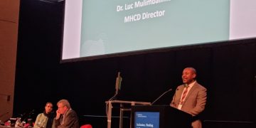 Australie : l’Honorable Luc Mulimbalimba participe à Conférence Âges de Gynécologie en Australie