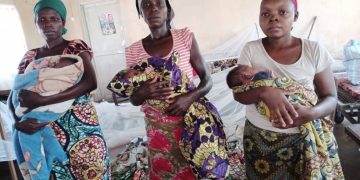 Campagne médico-chirurgicale à Uvira : Plusieurs femmes accouchent gratuitement, grâce à l’honorable Luc Mulimbalimba
