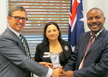 Australie : l’homme fort Luc Mulimbalimba toujours en action