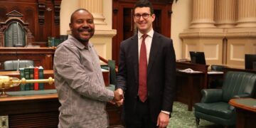 Australie : L’honorable Luc Mulimbalimba visite le Parlement de l’État de l’Australie du Sud