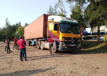 Uvira : le Dr Luc Mulimbalimba tient sa promesse, un conteneur de 40 pieds plein de vélos est arrivé à Luvungi