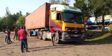 Uvira : le Dr Luc Mulimbalimba tient sa promesse, un conteneur de 40 pieds plein de vélos est arrivé à Luvungi