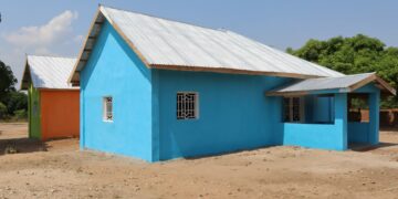 Uvira : le Dr Luc Mulimbalimba construit une salle polyvalente à Kinanira (Sange)