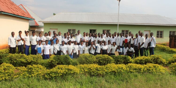 Uvira : Des dizaines d’élèves ont passé l’EXETAT au CS MHCD et à l’ITM Luvungi et attendent les résultats