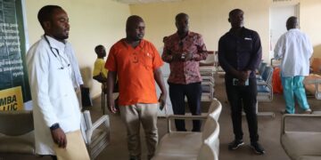 Uvira : Le Ministre provincial de la Santé visite l’hôpital Mulimbalimba de Luvungi