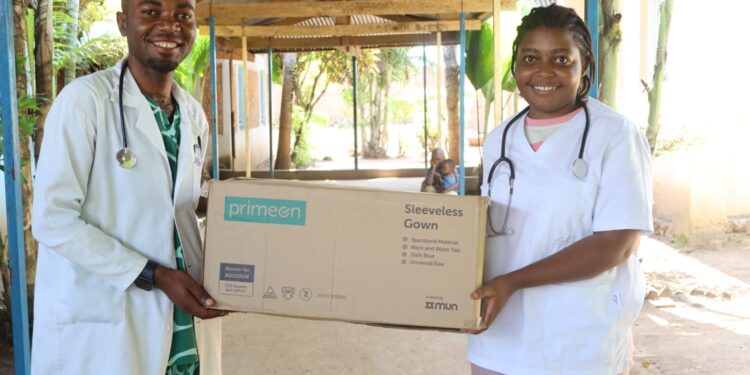 UVIRA : Luc Mulimbalimba fait un don des matériels et équipements médicaux à l’hôpital qui porte son nom.